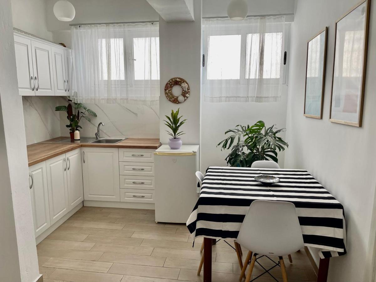 Lola'S Apartment Дуррес Екстер'єр фото