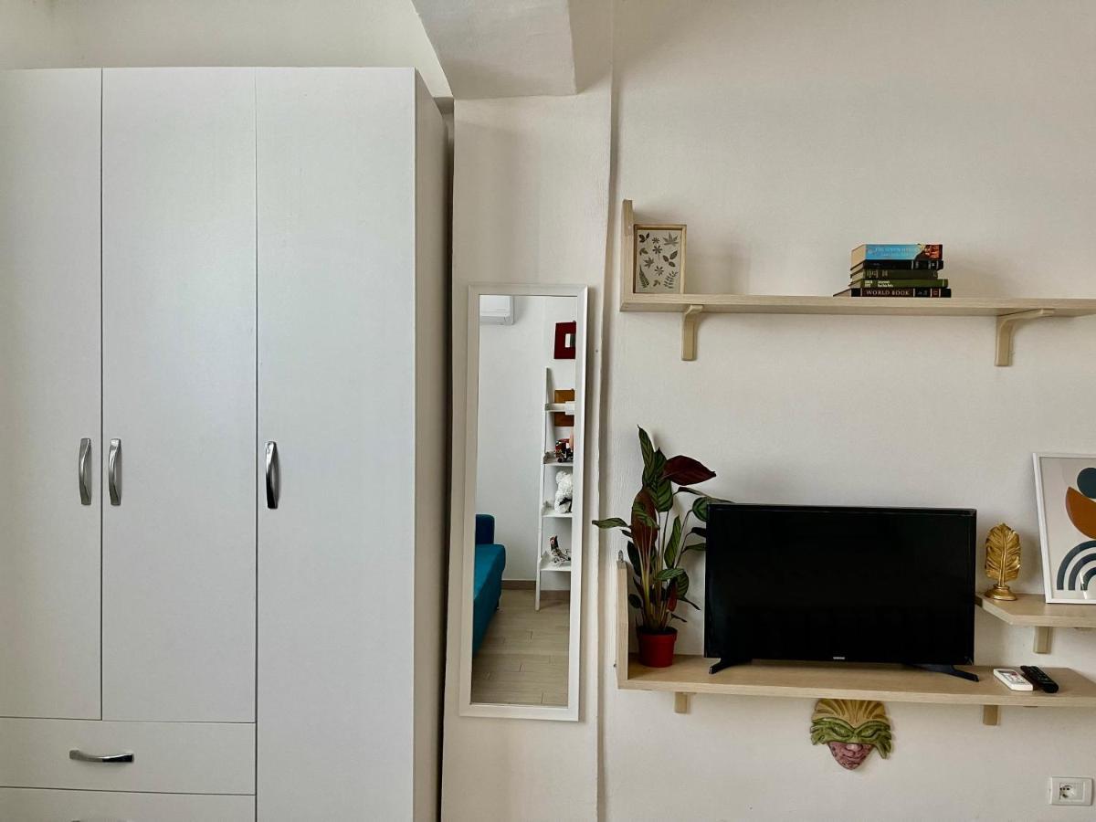 Lola'S Apartment Дуррес Екстер'єр фото